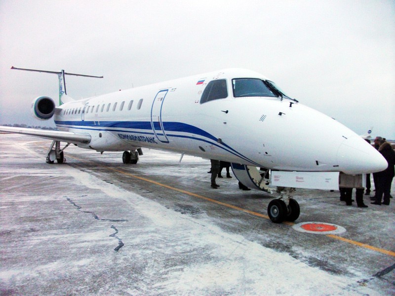 Embraer E-145